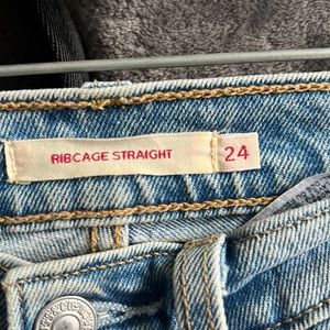 Levi rib cage ankle straight jean